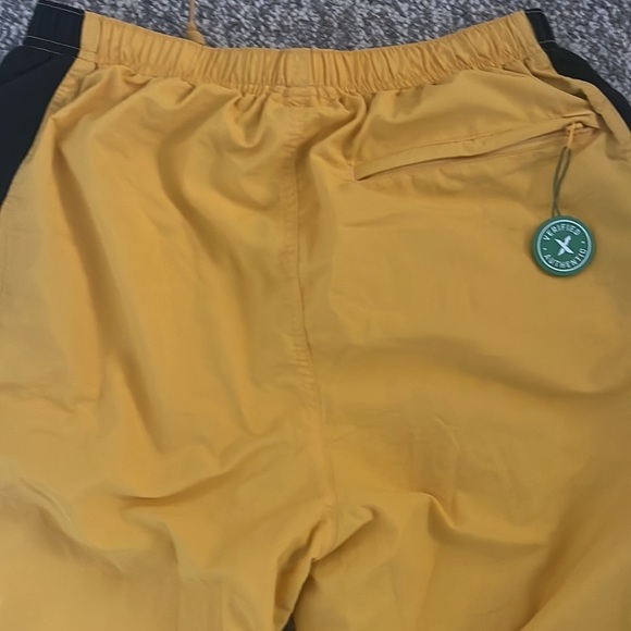 Authentic Pre-loved Supreme side logo track pants- Size small - Picture 6 of 6